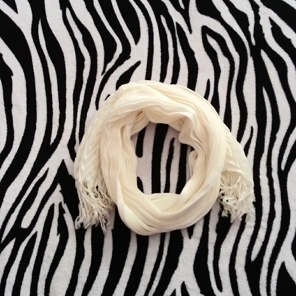 Cream Pleated Scarf - Picture 5 of 5